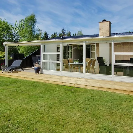 펜션 Two-bedroom Holiday In *