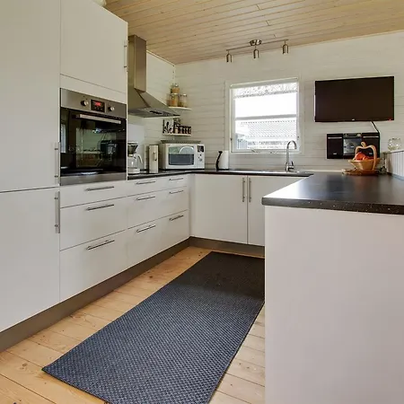 Two-bedroom Holiday In * Hals