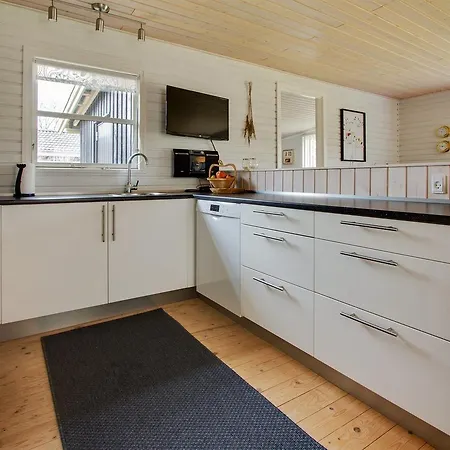 Two-bedroom Holiday In * Hals