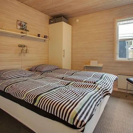 Two-bedroom Holiday In * Hals
